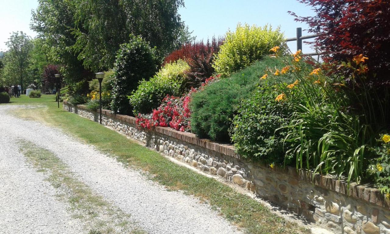 Cascina Stralla Farigliano Buitenkant foto