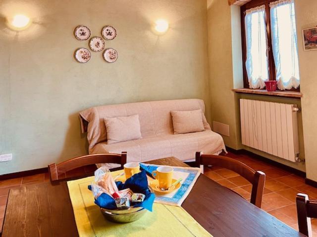 Cascina Stralla Farigliano Buitenkant foto