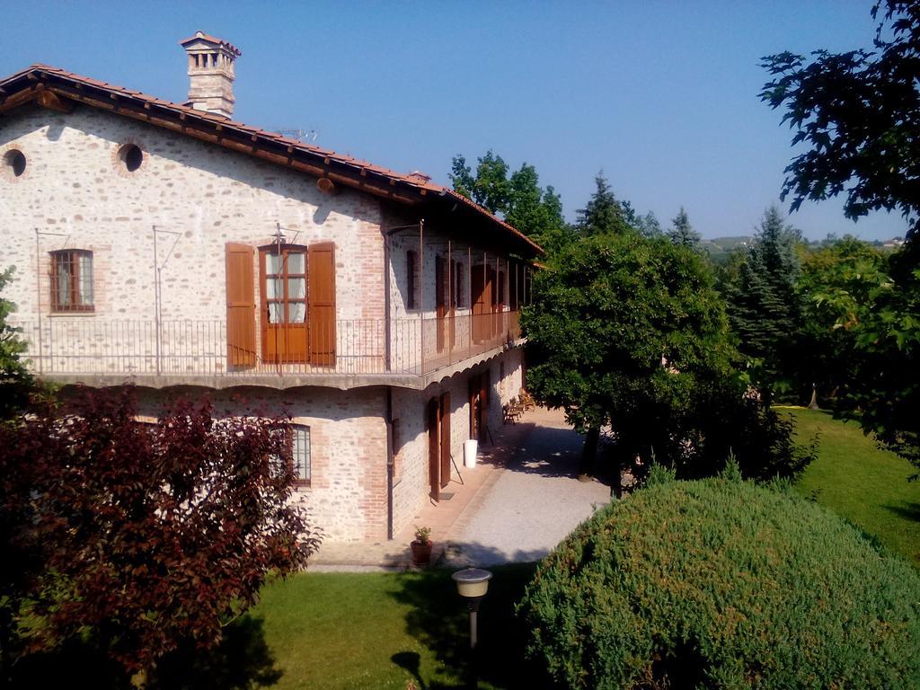 Cascina Stralla Farigliano Buitenkant foto